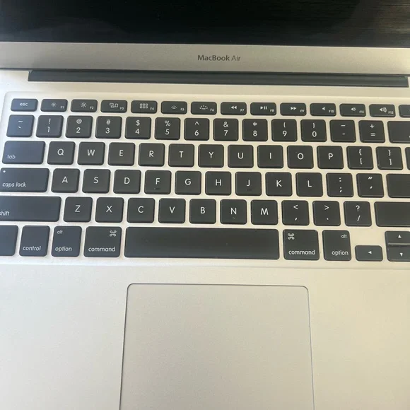 MACBOOK AIR - Picture 3 of 7